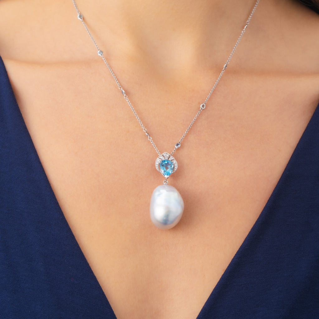 Aquamarine, South Sea Pearl and diamond necklace by Matthew Ely