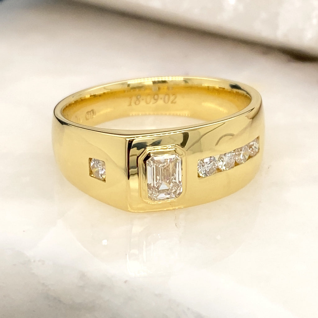 18ct Yellow Gold & Diamond Men's Ring