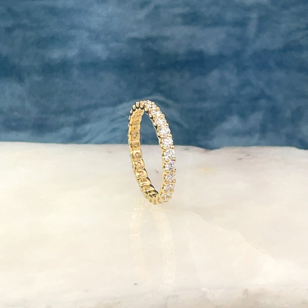 18ct Yellow Gold Engraved Ladies Diamond Wedding Ring