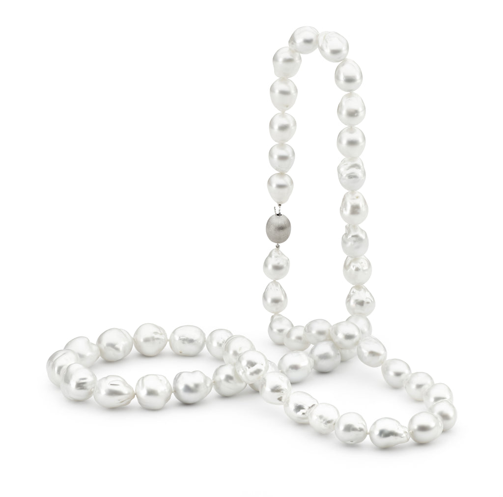 Autore Baroque pearl necklace