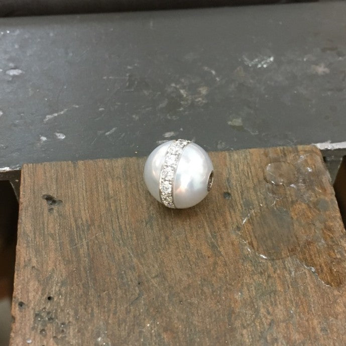 The making of a Pearl & Diamond Necklace Clasp by Matthew Ely Jewellery
