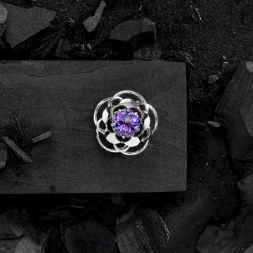 18ct White Gold & 11.08ct Flower-Shaped Amethyst Brooch