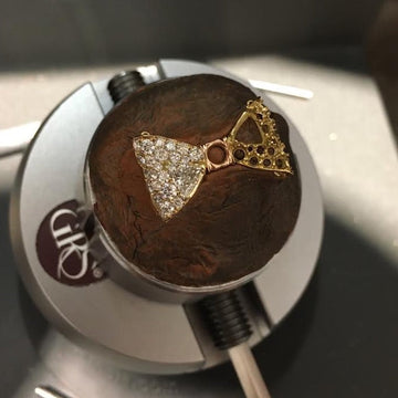 Making of an Argyle Pink & White Diamond Bow Pendant