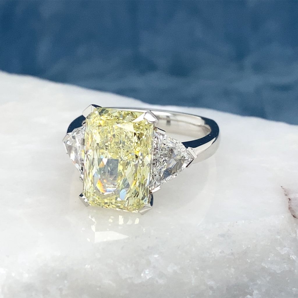 Platinum, 7ct Yellow Diamond & White Diamond Ring